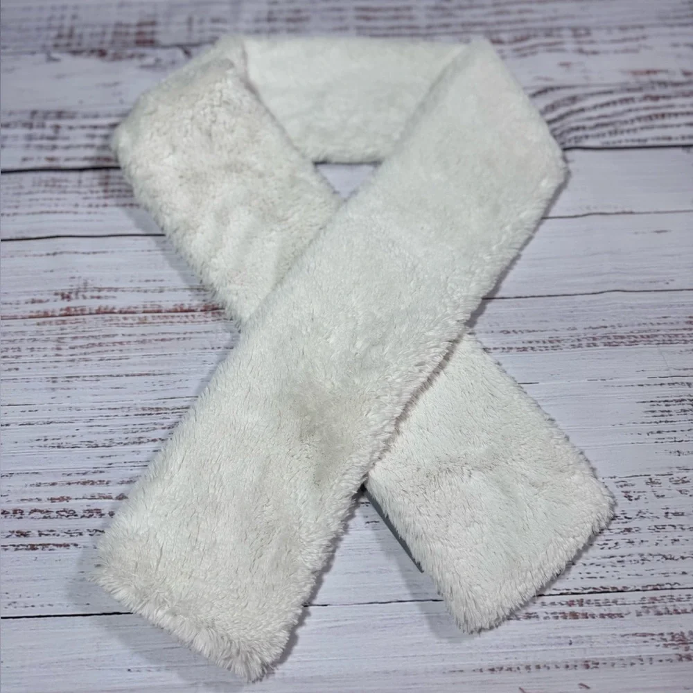 Apt. 9 Plush Faux Fur Scarf in Cream